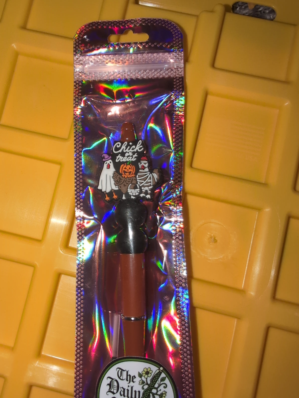 Chick or treat pen